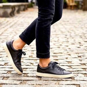 Frye Women’s Ivy Low Lace Up Leather Sneakers in Black Size 9